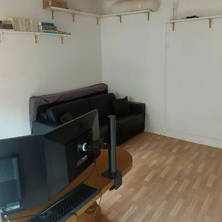 Chez Mathieu, Proche Du Centre De *